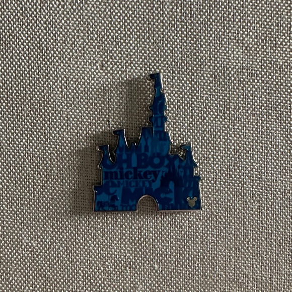 Caste WDW 2025 Hidden Mickey Disney Trading Pin - Picture 1 of 2